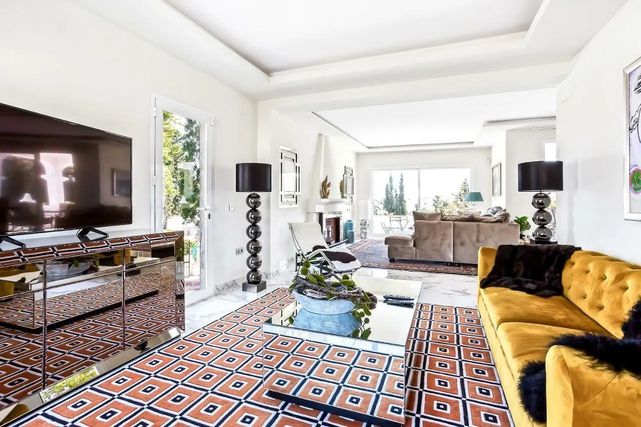Luxury Villa Marbella With Nice Garden, Pool And Jacuzzi By Varenso Holidays Spain