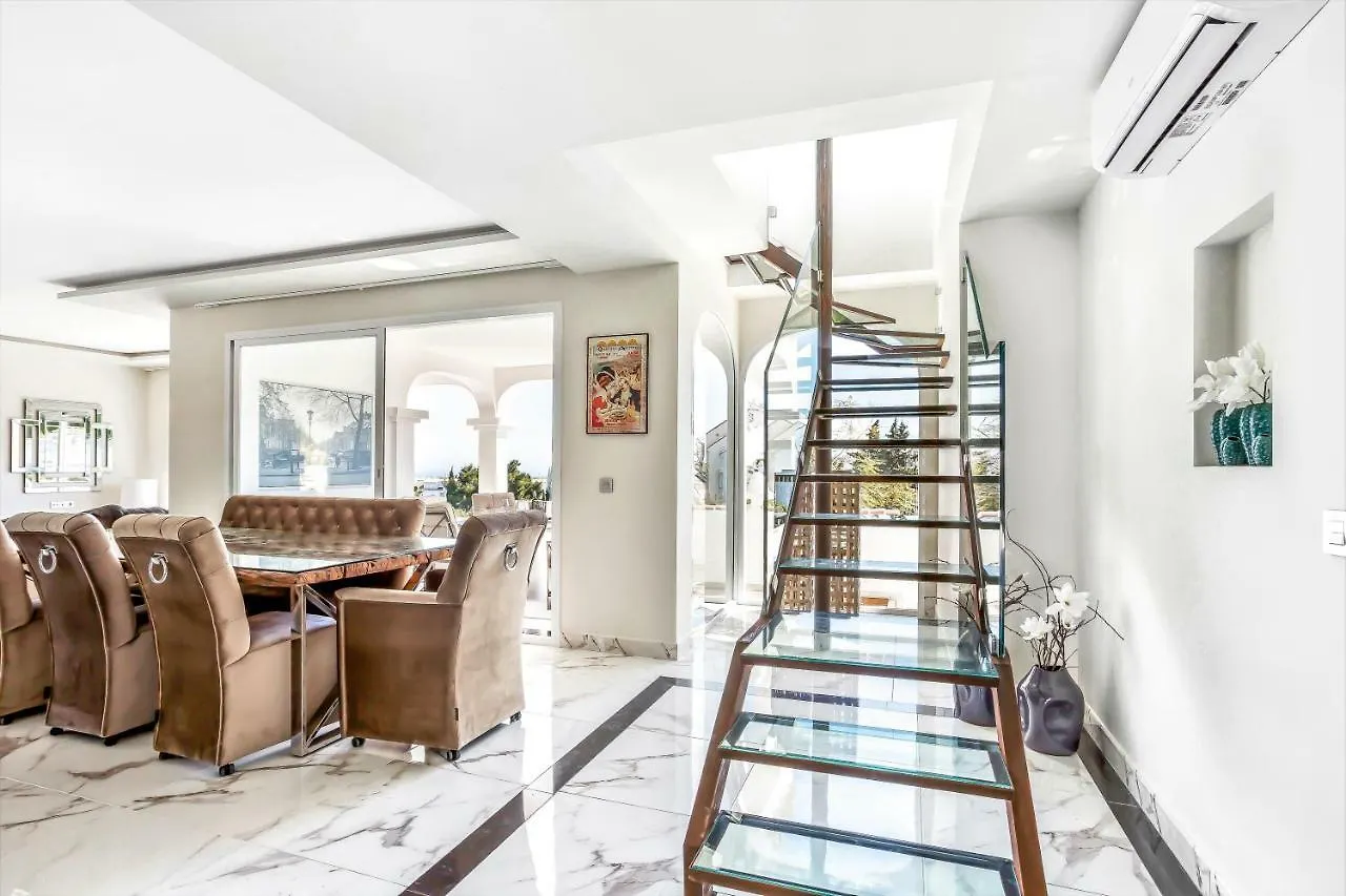 Luxury Villa Marbella With Nice Garden, Pool And Jacuzzi By Varenso Holidays Spain