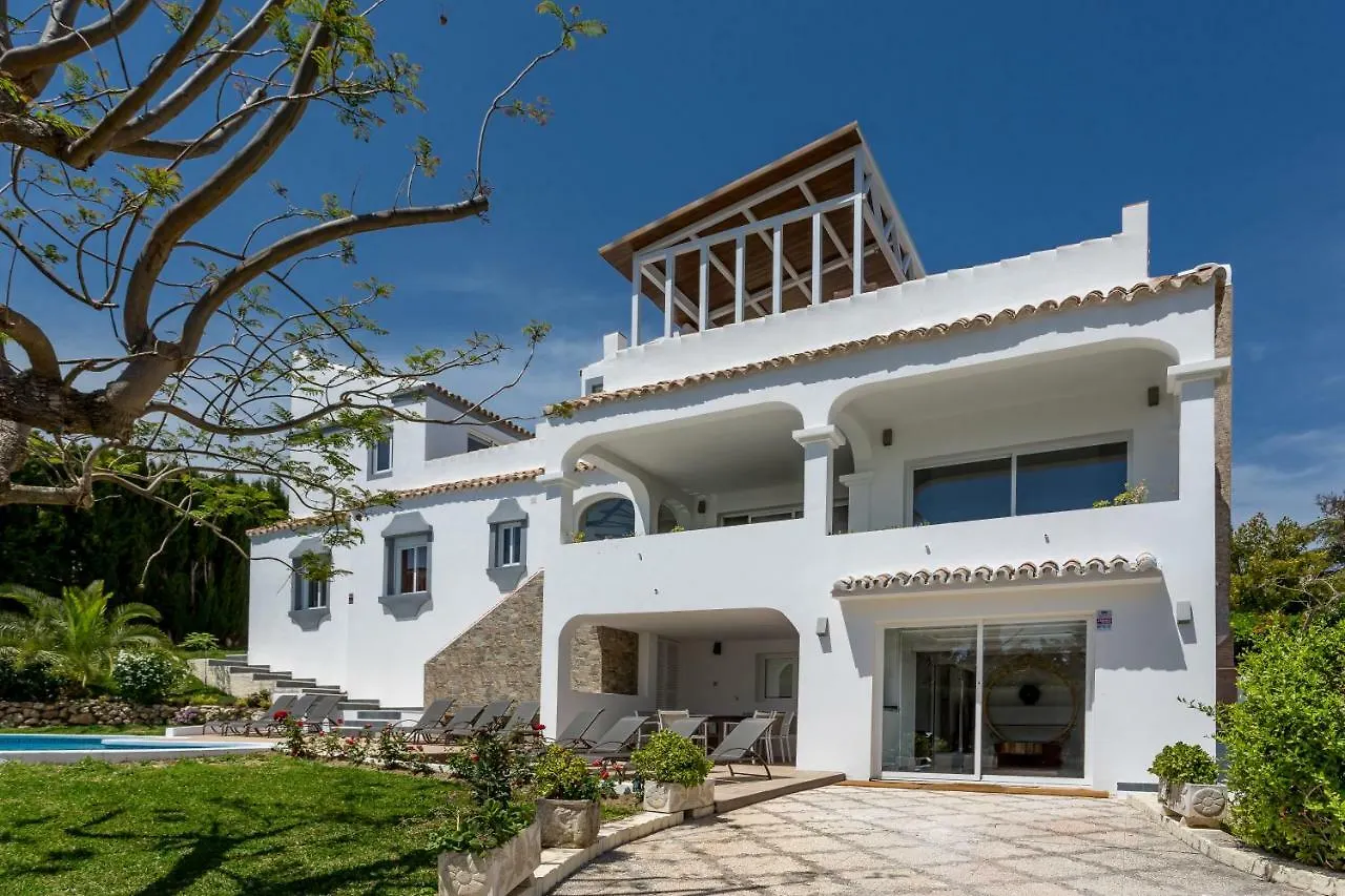 Luxury Villa Marbella With Nice Garden, Pool And Jacuzzi By Varenso Holidays Spain
